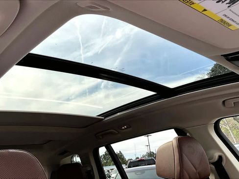 Certified 2024 BMW X7 xDrive40i w/ Premium Package image 14