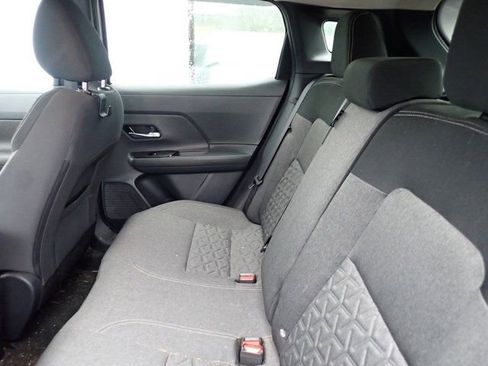 Used 2025 Nissan Kicks SV AWD/4WD image 9