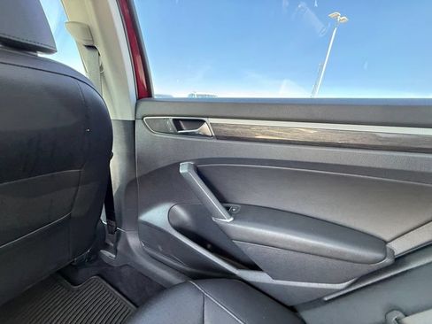Used 2017 Volkswagen Passat 1.8T SE FWD image 18