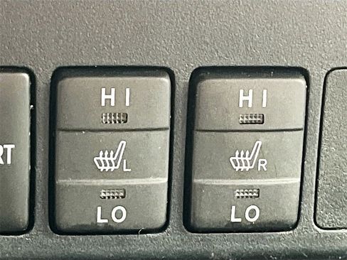 Used 2018 Toyota RAV4 Limited image 20