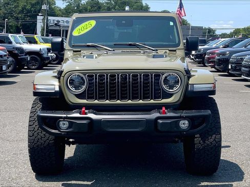 Certified 2025 Jeep Wrangler Unlimited Rubicon AWD/4WD image 3