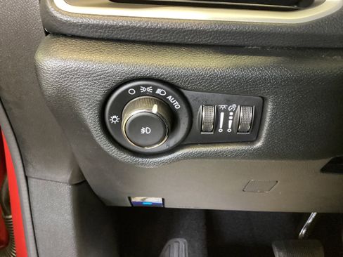 New 2026 Chrysler Pacifica Select image 19