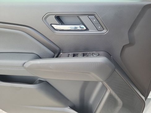 New 2026 GMC Canyon Elevation w/ Convenience Package image 14