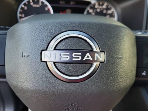 Used 2025 Nissan Rogue SV AWD/4WD image 28