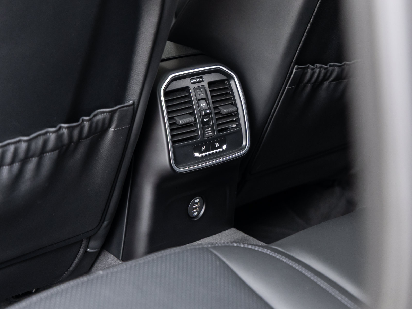 Certified 2019 Porsche Macan S AWD/4WD image 37