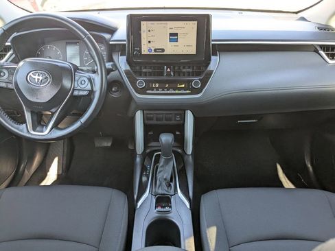 Used 2025 Toyota Corolla Cross LE image 15