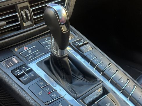 Used 2019 Porsche Macan S AWD/4WD image 32
