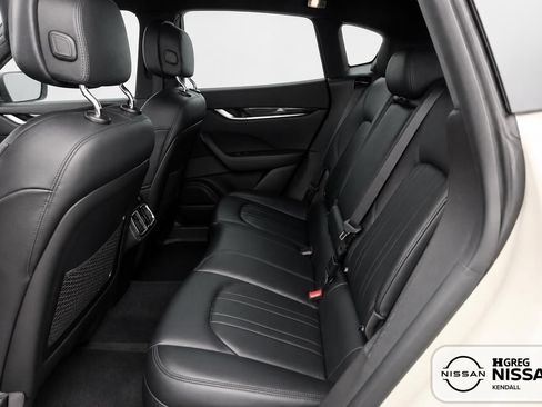 Used 2022 Maserati Levante GT AWD/4WD image 11