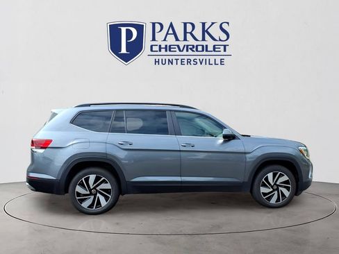 Used 2024 Volkswagen Atlas SE AWD/4WD image 35