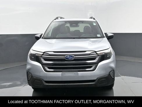 Used 2025 Subaru Forester Premium AWD/4WD image 23