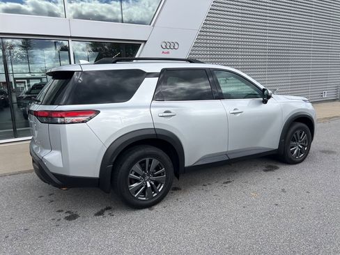 Used 2022 Nissan Pathfinder SV image 20