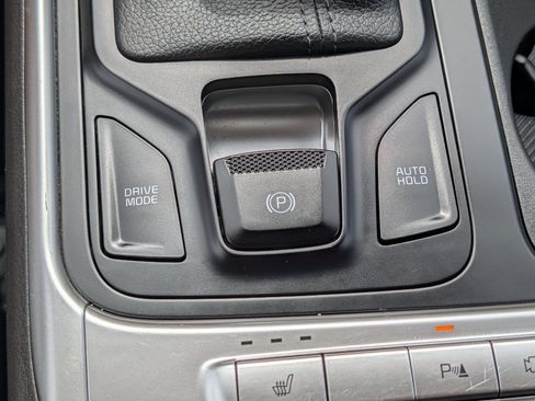 Certified 2026 Kia Carnival FWD image 32