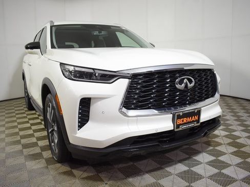 Certified 2023 INFINITI QX60 Luxe w/ Performance Audio Package image 3