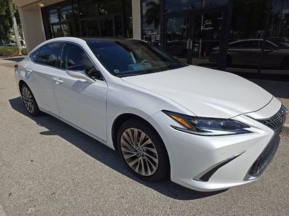 Used 2025 Lexus ES 350 Ultra Luxury w/ Accessory Package (Z2)