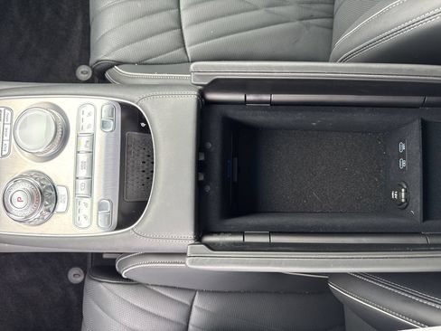 Used 2025 Genesis G90 3.5T AWD/4WD image 28