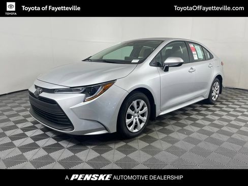 Used 2026 Toyota Corolla LE FWD image 1