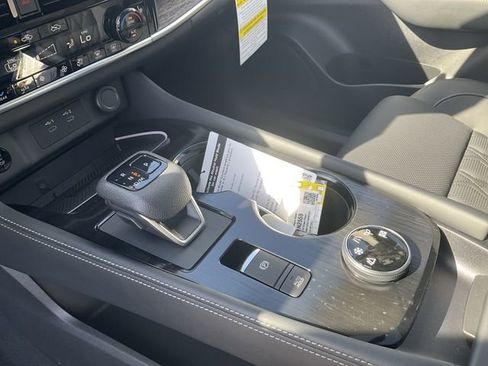 New 2026 Nissan Rogue Platinum w/ Tech Package image 25