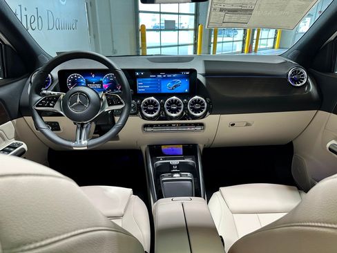 New 2026 Mercedes-Benz GLA 250 4MATIC image 6