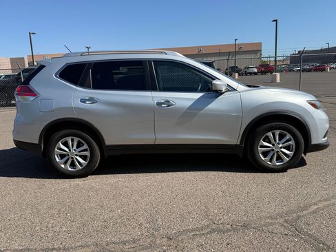 Used 2015 Nissan Rogue SV w/ SV Premium Package AWD/4WD image 4