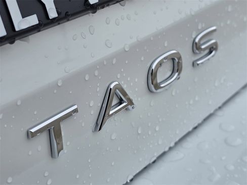 New 2026 Volkswagen Taos S image 7