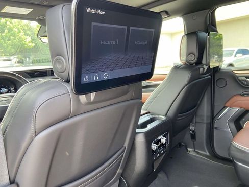 Used 2023 GMC Yukon XL Denali Ultimate AWD/4WD image 13
