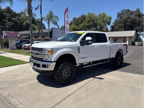 Used 2017 Ford F250 Lariat w/ Lariat Value Package AWD/4WD image 1