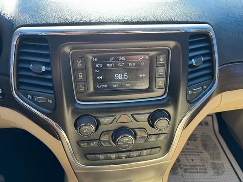 Used 2017 Jeep Grand Cherokee Laredo w/ Quick Order Package 2BE image 21