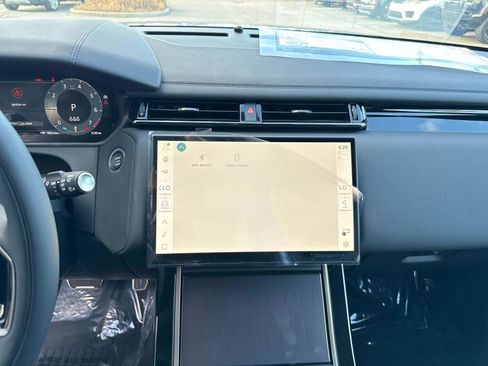 New 2026 Land Rover Range Rover Velar Dynamic SE image 26