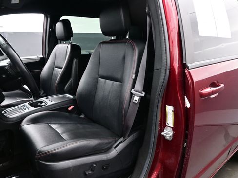 Used 2019 Dodge Grand Caravan GT image 11