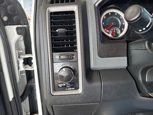 Used 2018 RAM 2500 Tradesman w/ Power & Remote Entry Group image 18