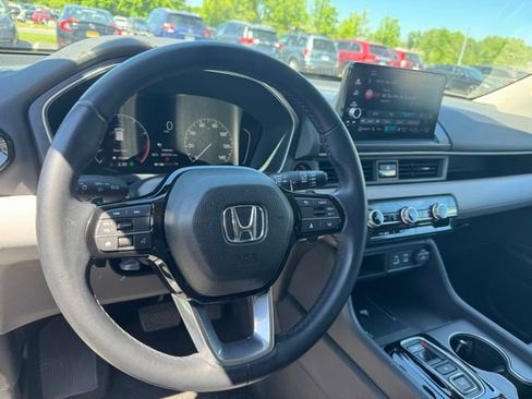 Used 2024 Honda Pilot Touring image 15