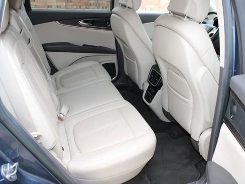 Used 2019 Lincoln Nautilus Reserve image 19