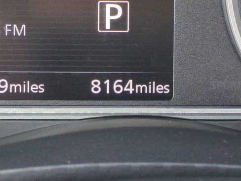 Used 2025 Nissan Versa SV w/ Trunk Package image 24