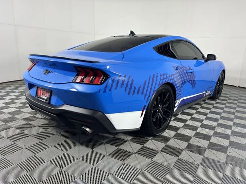 Used 2025 Ford Mustang Coupe image 5