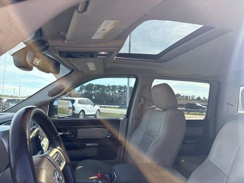 Used 2018 RAM 3500 Laramie image 12