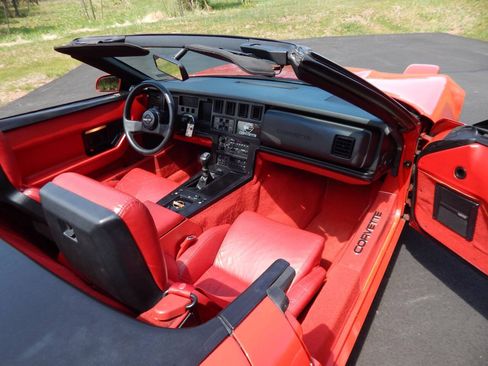 Used 1988 Chevrolet Corvette Convertible RWD image 49