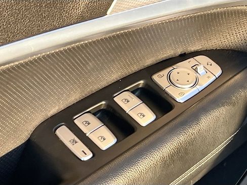 Used 2022 Genesis G70 3.3T RWD image 18