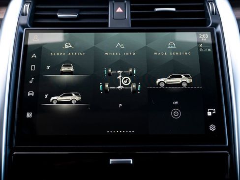 Certified 2024 Land Rover Discovery Dynamic SE image 23
