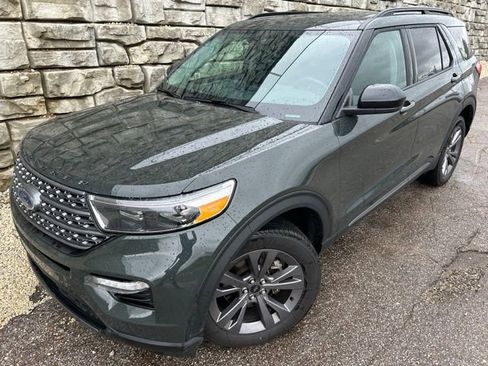 Used 2023 Ford Explorer XLT w/ Equipment Group 202A AWD/4WD image 1