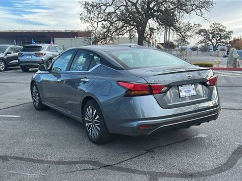Used 2025 Nissan Altima 2.5 SV image 5
