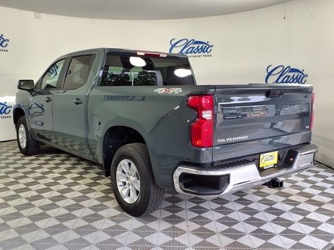 Used 2025 Chevrolet Silverado 1500 LT image 2