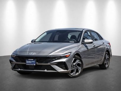 Used 2025 Hyundai Elantra Limited