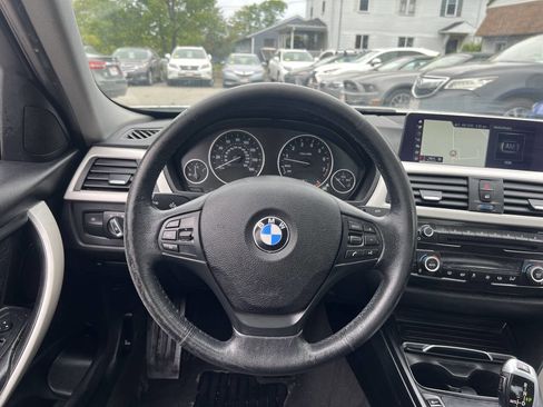 Used 2018 BMW 320i xDrive Sedan w/ Convenience Package AWD/4WD image 19