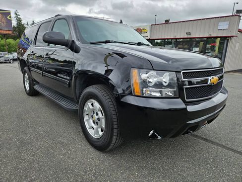 Used 2014 Chevrolet Suburban LT AWD/4WD image 3