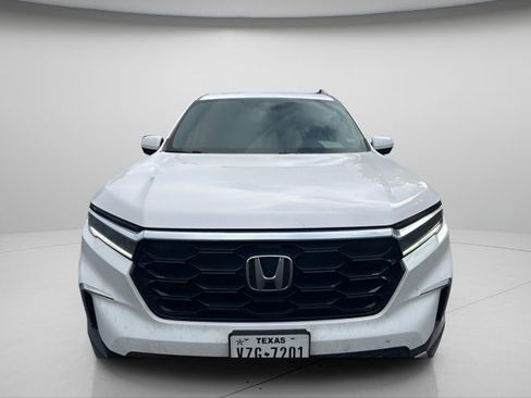 Used 2025 Honda Pilot Touring image 3