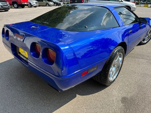 Used 1994 Chevrolet Corvette Coupe RWD image 8