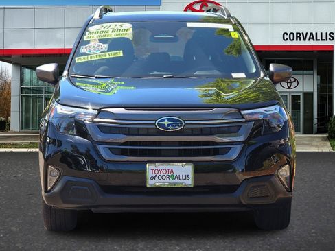Used 2025 Subaru Forester Premium AWD/4WD image 9