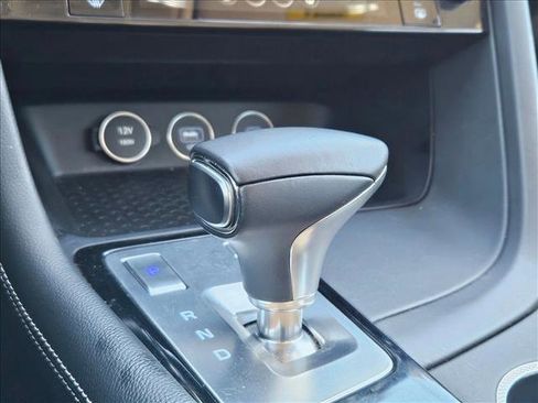 Used 2025 Genesis G70 2.5T RWD image 12