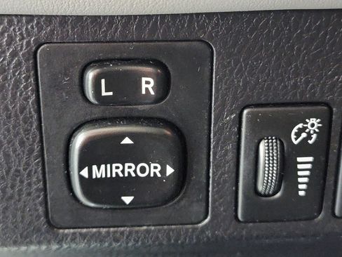 Used 2017 Toyota RAV4 Platinum w/ All Weather Liner Package AWD/4WD image 31