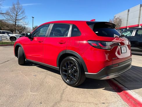 Used 2025 Honda HR-V Sport image 8